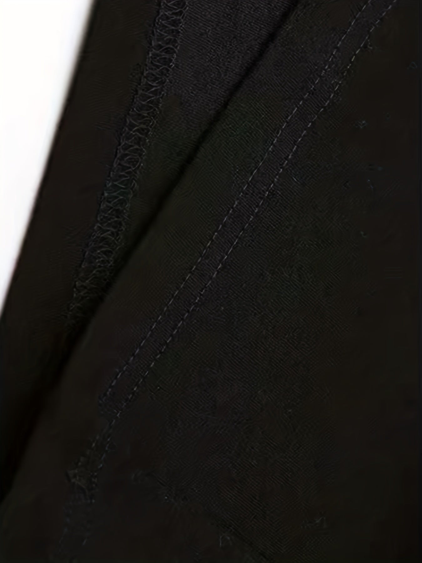Azel | Camiseta elegante de cuello redondo con estampado gráfico